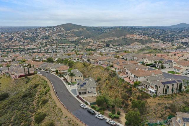2176 Pointe Pkwy, Spring Valley CA: https://media.crmls.org/mediaz/6c0733f2-b79d-4130-8d7d-f6415aa18bcb.jpg