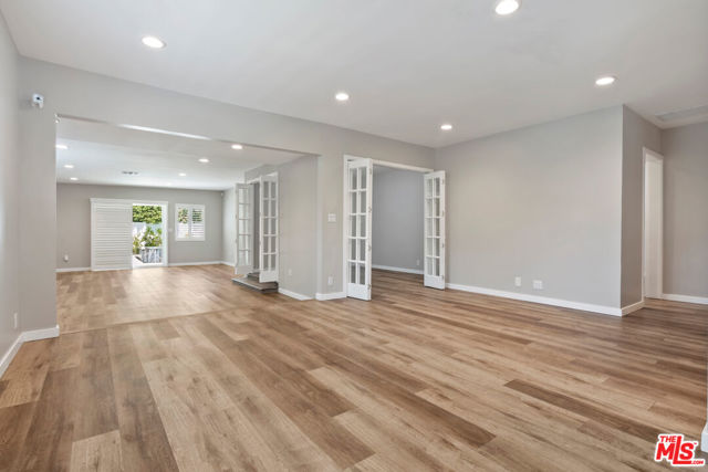 6421 Gaviota Avenue, Van Nuys CA: https://media.crmls.org/mediaz/6c076894-8ed4-4338-abd4-6b4108f60638.jpg