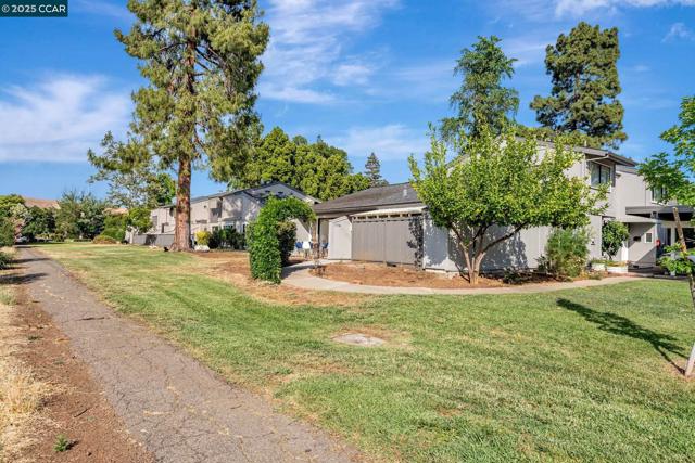 1335 Kenwal Rd, Concord CA: https://media.crmls.org/mediaz/6c077f0d-53bf-4bae-b1da-578de1f75152.jpg