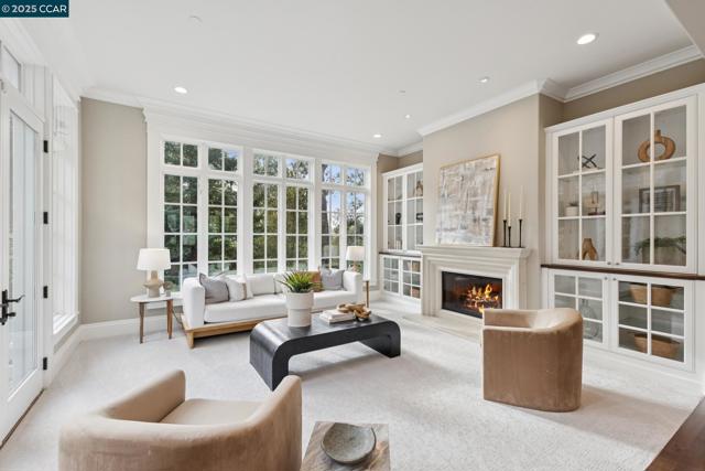 3656 Old Blackhawk Rd, Danville CA: https://media.crmls.org/mediaz/6c078d86-a579-4aa4-b5e9-213b2f6f55f3.jpg