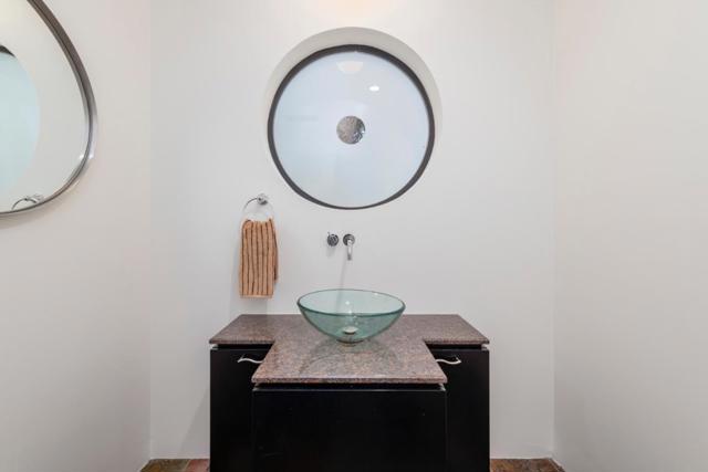 12 Las Aromas, Orinda CA: https://media.crmls.org/mediaz/6c07bce6-d356-41fd-8292-6fa8cb408e37.jpg