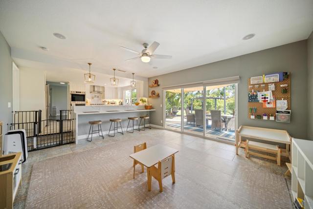 1654 Palomino Ln, Escondido CA: https://media.crmls.org/mediaz/6c0816ae-810c-40c9-8205-c6db17dfb666.jpg