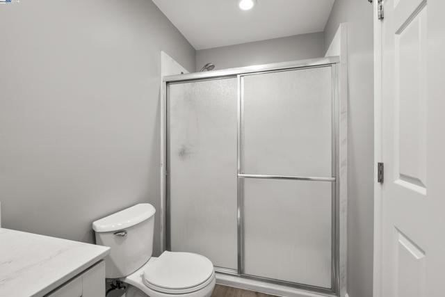 193 W Macarthur Blvd, Oakland CA: https://media.crmls.org/mediaz/6c08188a-101c-491c-b471-072c5e9865b8.jpg
