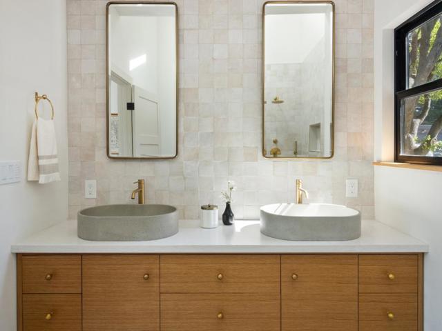 3240 N Main Street, Soquel CA: https://media.crmls.org/mediaz/6c09125a-2422-420a-bb60-589093f3596a.jpg