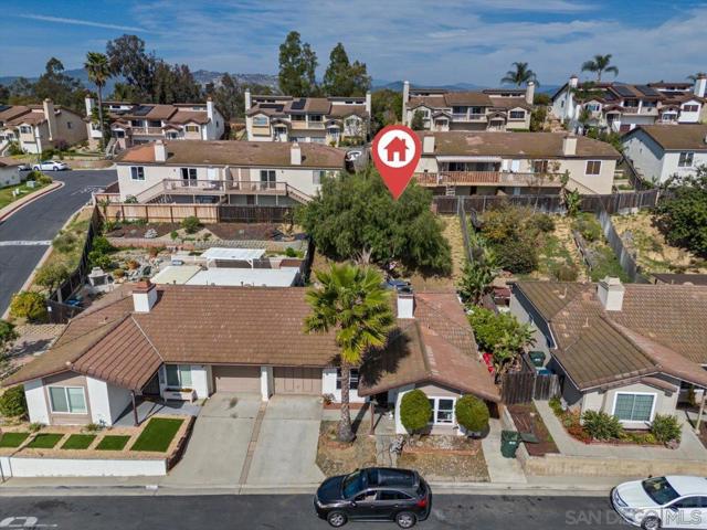 1264 Sundown Gln, Escondido CA: https://media.crmls.org/mediaz/6c09c23d-1c68-4f95-bcb0-aad6e7b5af54.jpg