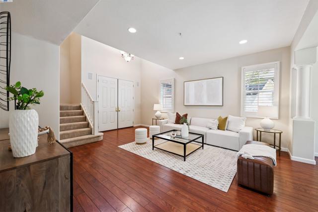3582 Ridgecrest Way, Livermore CA: https://media.crmls.org/mediaz/6c09d2b4-451d-4385-93cf-cae6850623a7.jpg