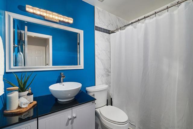 12835 Reo Real Dr, Poway CA: https://media.crmls.org/mediaz/6c09d465-33ba-416a-b335-0a172c4b0cc5.jpg