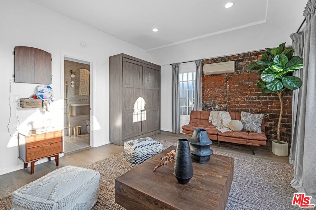 MLS #26865995 image #22
