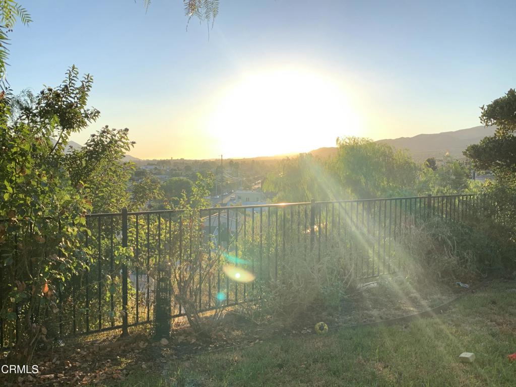 https://media.crmls.org/mediaz/6c0bbb82-4a43-4add-b13a-be794f617fb9.jpg?preset=X-Large