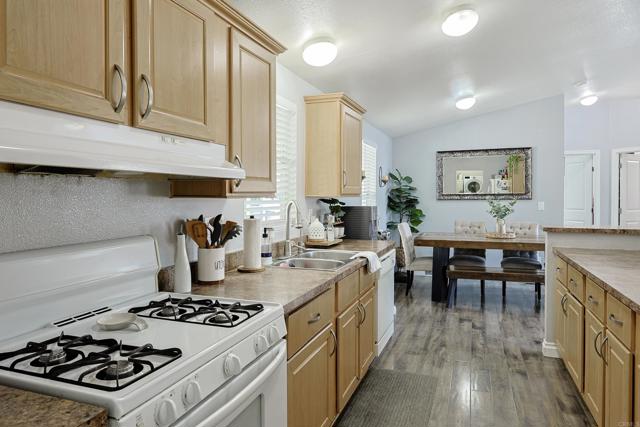 Detail Gallery Image 16 of 61 For 10767 Jamacha Bld Spc 151,  Spring Valley,  CA 91978 - 3 Beds | 2 Baths