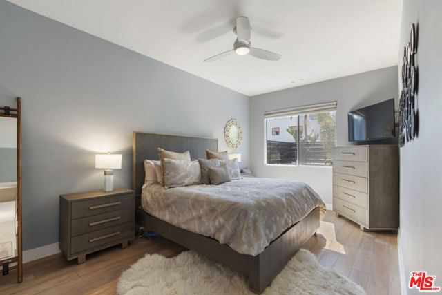 13337 Beach Avenue, Marina del Rey CA: https://media.crmls.org/mediaz/6c0c6083-919b-4291-8a8a-a324fee428d9.jpg