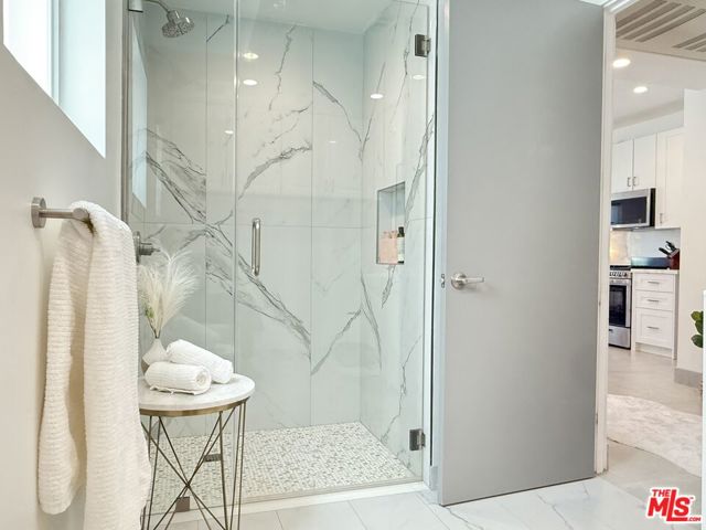 834 S Shenandoah Street, Los Angeles CA: https://media.crmls.org/mediaz/6c0c9b7a-75ac-4a06-ac49-6f1ef8e0989a.jpg