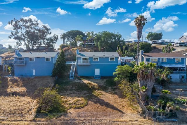 1180 Evelyn St, San Diego CA: https://media.crmls.org/mediaz/6c0cdd29-c390-43b4-b783-a2a0ed00c858.jpg