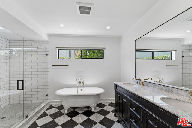 393 Huntley Drive, 1 photo 16