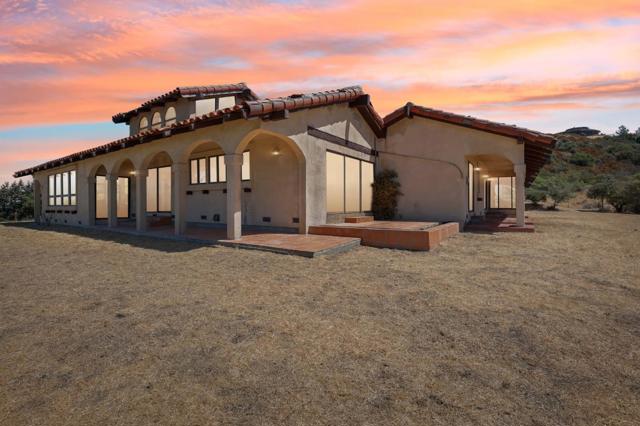 16420 Soda Springs Road, Los Gatos CA: https://media.crmls.org/mediaz/6c0dc6c4-2b61-47ca-b122-4b776a9ddc1b.jpg