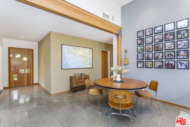 8631 Allenwood Road, Los Angeles CA: https://media.crmls.org/mediaz/6c0ef337-6a2f-4083-8e4f-0ffdb036eb3d.jpg