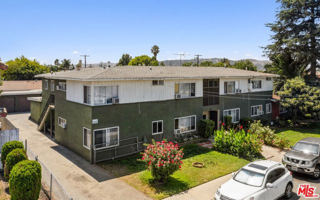 1072 W Wilson Street, Pomona CA: https://media.crmls.org/mediaz/6c102afb-4e60-4b7c-80e4-96cf5d918d20.jpg