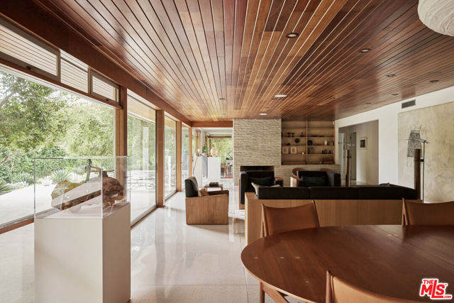 3970 Archdale Road, Encino CA: https://media.crmls.org/mediaz/6c109726-99c1-4086-8c79-3753ebfc5a82.jpg