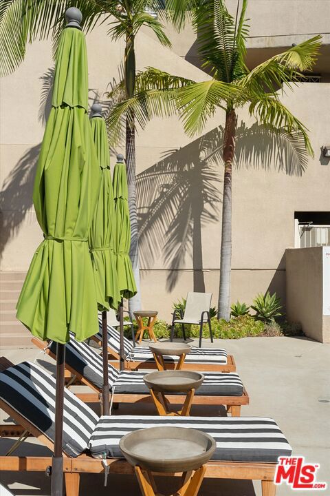 2222 N Beachwood Drive, Los Angeles CA: https://media.crmls.org/mediaz/6c10ee65-ebfb-42d6-a3b7-fc9f6d37b82c.jpg