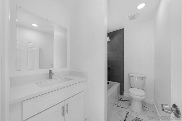 622 26 I Street, Chula Vista CA: https://media.crmls.org/mediaz/6c1282f5-3962-4fc9-bc9b-e3e849f4f082.jpg