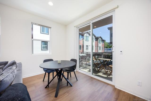 8383 Yellowstone St, Lemon Grove CA: https://media.crmls.org/mediaz/6c12f96d-d138-4312-96d1-b184cb7a1033.jpg