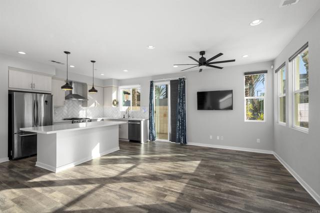 Detail Gallery Image 4 of 20 For 2004 Quartet Loop Unit 1, Chula Vista,  CA 91915 - 4 Beds | 2/1 Baths