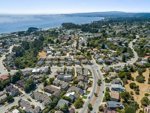 1975 Seascape Boulevard, Aptos CA: https://media.crmls.org/mediaz/6c1305f6-8c13-4616-bc3e-06ab09f28615.jpg