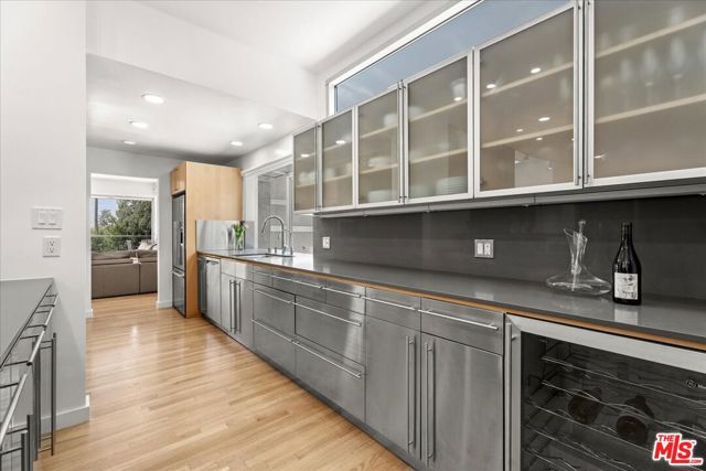 3567 Woodcliff Road, Sherman Oaks CA: https://media.crmls.org/mediaz/6c1359ca-d053-4fa4-a8c9-c5ebbd1403b7.jpg
