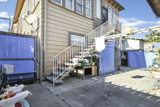 1200 39th Ave, Oakland, California 94601, ,Multi-Family,For Sale,39th Ave,41078076