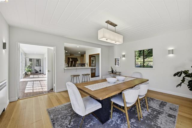 44 Highgate Rd, Kensington CA: https://media.crmls.org/mediaz/6c13f018-0af9-4b56-b18c-5a9b5a9e00d2.jpg