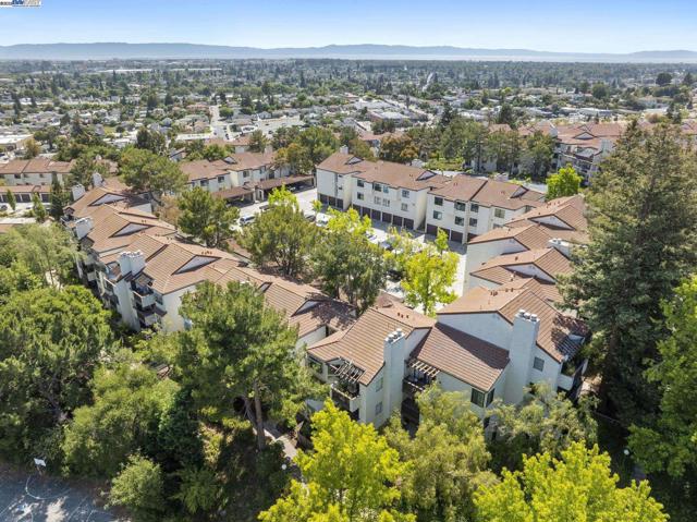 21228 Gary Dr, Hayward CA: https://media.crmls.org/mediaz/6c1419c3-cf9c-4b07-8a82-63f946878558.jpg
