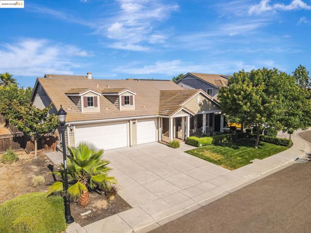 43 Sorrel Ct, Oakley CA: https://media.crmls.org/mediaz/6c147434-773b-4be3-86c4-ddf5c1478f36.jpg