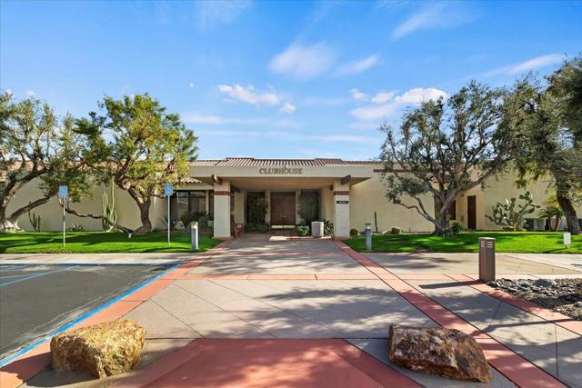 15300 Palm Drive, Desert Hot Springs CA: https://media.crmls.org/mediaz/6c14d7b7-2e9b-4bf6-996b-e2f1103c537d.jpg
