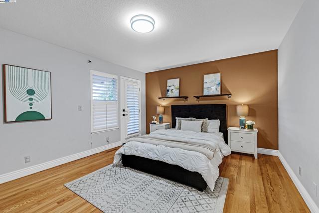 20340 Hunters Knls, Castro Valley CA: https://media.crmls.org/mediaz/6c155c7f-8e6d-44af-9ec6-4294b86a96ec.jpg