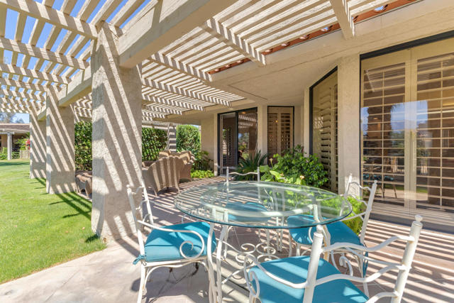 5 Stanford Drive, Rancho Mirage CA: https://media.crmls.org/mediaz/6c1591db-b3bc-46a4-82fa-53fcb18b2f18.jpg