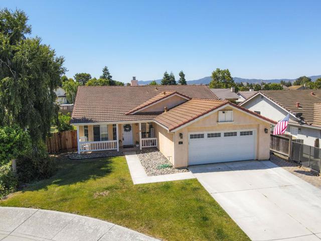 2171 Spruce Drive, Hollister CA: https://media.crmls.org/mediaz/6c160f09-1832-4018-b33e-9086ba7fac0f.jpg