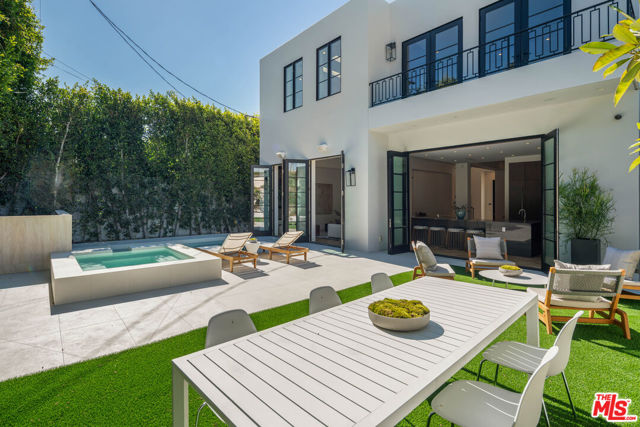 636 N Kilkea Drive, Los Angeles CA: https://media.crmls.org/mediaz/6c1645ef-59d1-49b1-b2c2-ccb7e1a9b190.jpg