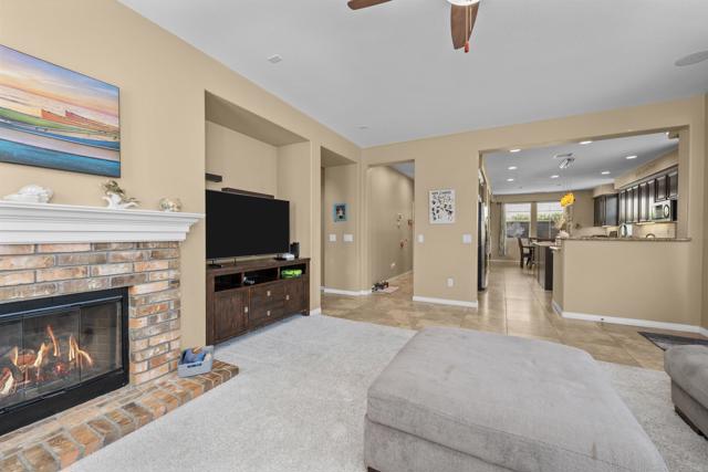 32113 Sycamore Ct, Temecula CA: https://media.crmls.org/mediaz/6c1666b3-7451-4a89-bb4b-525e76f3b753.jpg