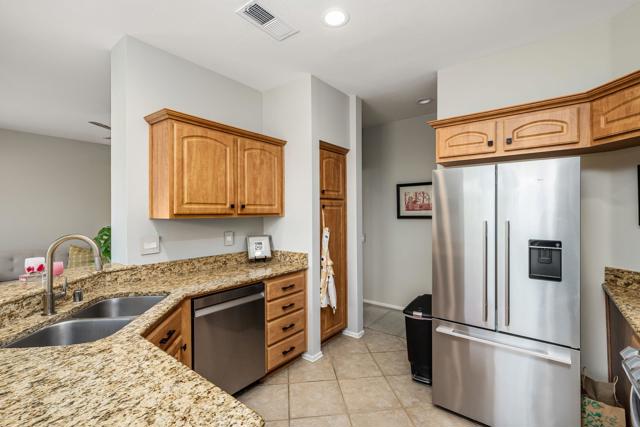 78902 Chardonnay Way, Palm Desert CA: https://media.crmls.org/mediaz/6c169814-af77-49b5-95ee-969ba1e0c059.jpg