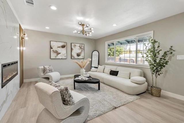 905 S Capitol Avenue, San Jose CA: https://media.crmls.org/mediaz/6c176ec4-872e-4832-b911-8b993495bdc1.jpg