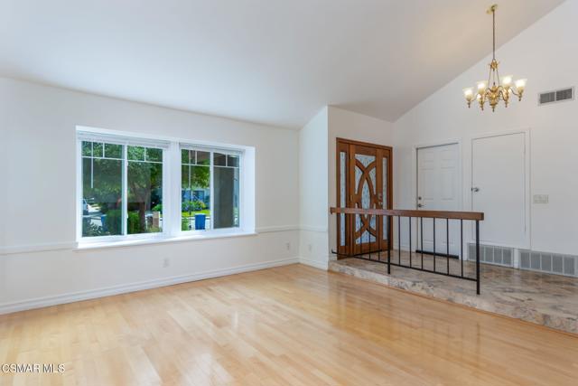 2927 Shirley Drive, Newbury Park CA: https://media.crmls.org/mediaz/6c17b358-32e4-4861-9ad8-70e9769b90a5.jpg