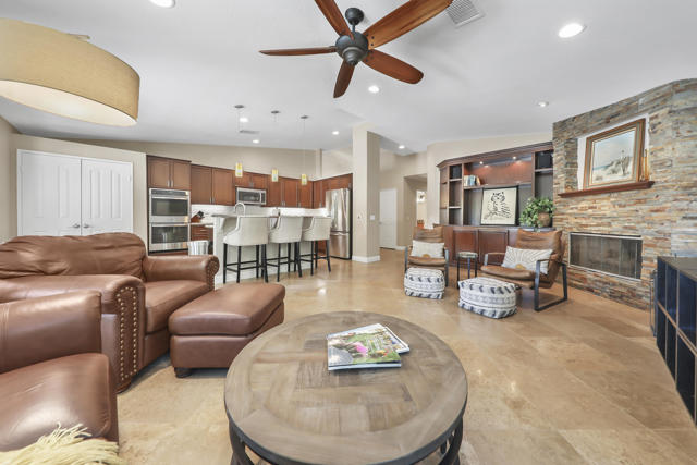 58 Sutton Place E, Palm Desert, CA 92211