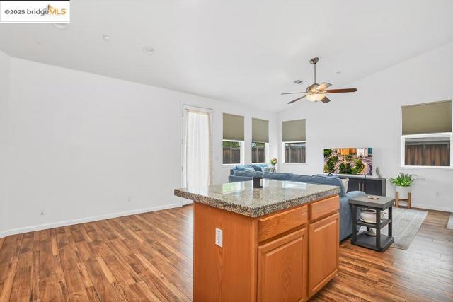 562 Douglas Drive, Brentwood CA: https://media.crmls.org/mediaz/6c17c68f-752a-4df5-8210-6ee3f968077f.jpg