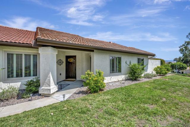12880 Circulo Dardo, San Diego CA: https://media.crmls.org/mediaz/6c184763-d05b-4374-af77-b376273846f3.jpg
