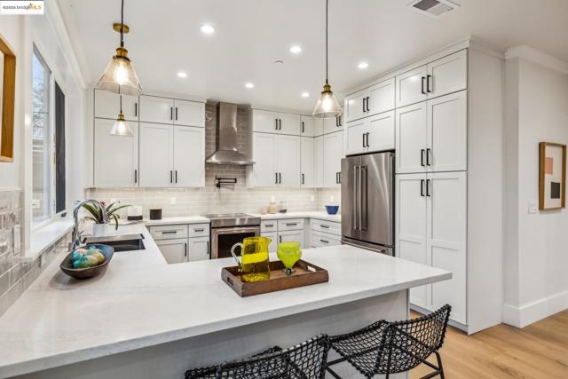 2312 Eighth St, Berkeley CA: https://media.crmls.org/mediaz/6c18dac8-f835-4e72-93d3-380f489a96bc.jpg