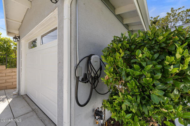 789 Glen Oaks Road, Thousand Oaks CA: https://media.crmls.org/mediaz/6c195810-47b8-4005-96e6-fab52e248908.jpg