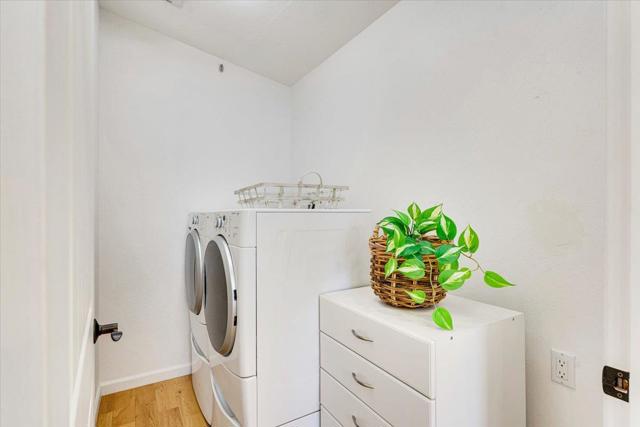 435 Coates Drive, Aptos CA: https://media.crmls.org/mediaz/6c19a0ac-40df-49e0-b397-4eddccdad801.jpg