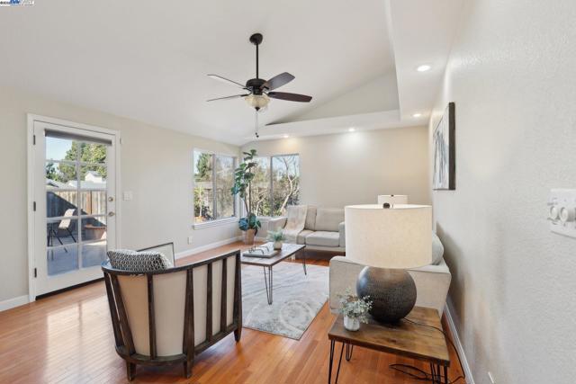 Image 19 of 59 For 34348 Atteridge Ct