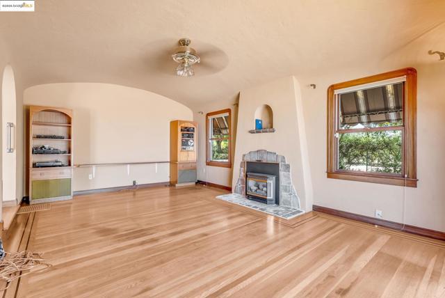 11081 BRENTWOOD BLVD., Brentwood CA: https://media.crmls.org/mediaz/6c1ad646-a2a8-49f9-97d7-ce3ed4feede8.jpg