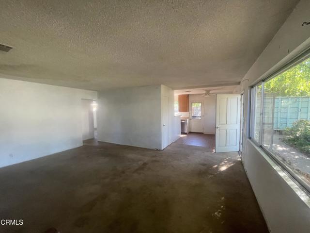 Detail Gallery Image 7 of 11 For 210 N Lomita Ave, Ojai,  CA 93023 - 3 Beds | 2 Baths